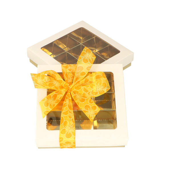 Bonbondozen 9-vaks goud bodem en deksel met venster glans wit 105x105x30 mm