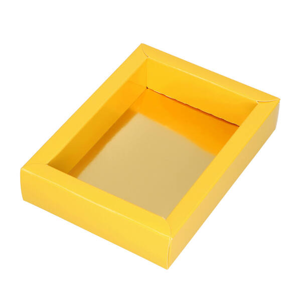Chocoladeletterdozen GK7 bodem glanzend geel met gouden inlay 177x122x33 mm FSC